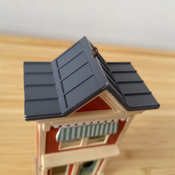 Lot 4 Hallmark Ornaments Nostalgic Houses & Shops 1988-91 NO boxes - Picture 7 of 12